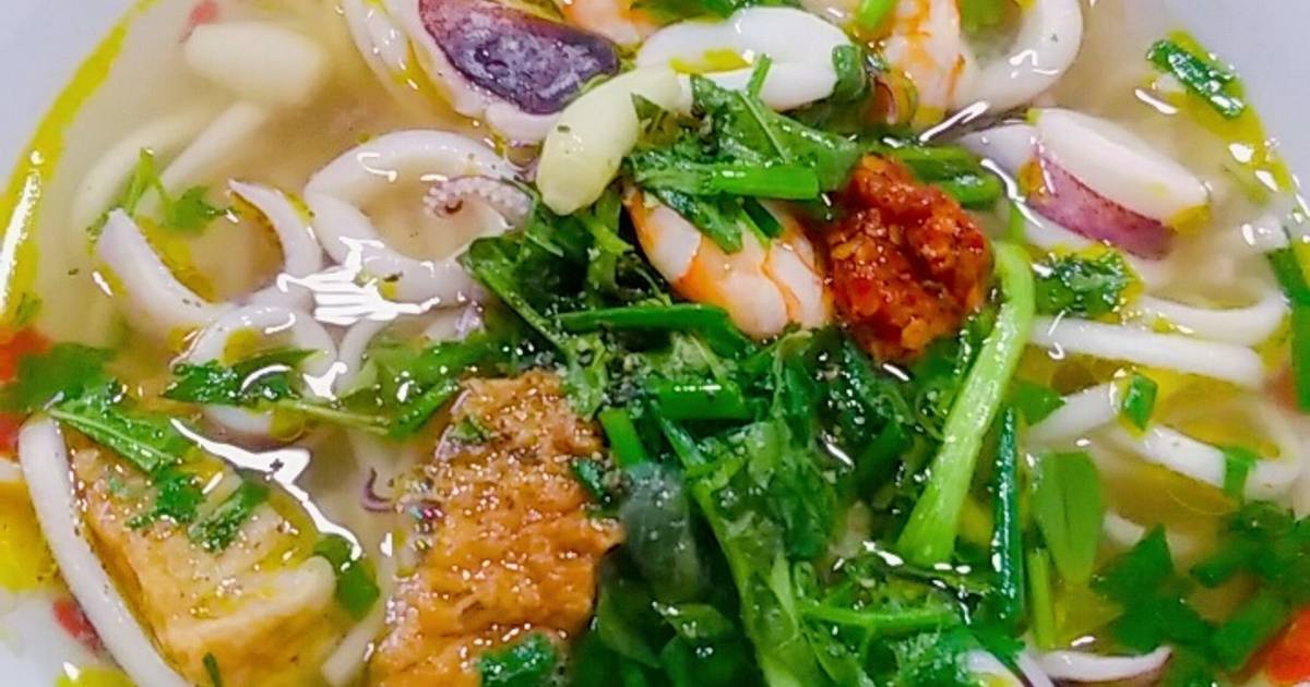 Bánh canh tôm,mực và chả cá