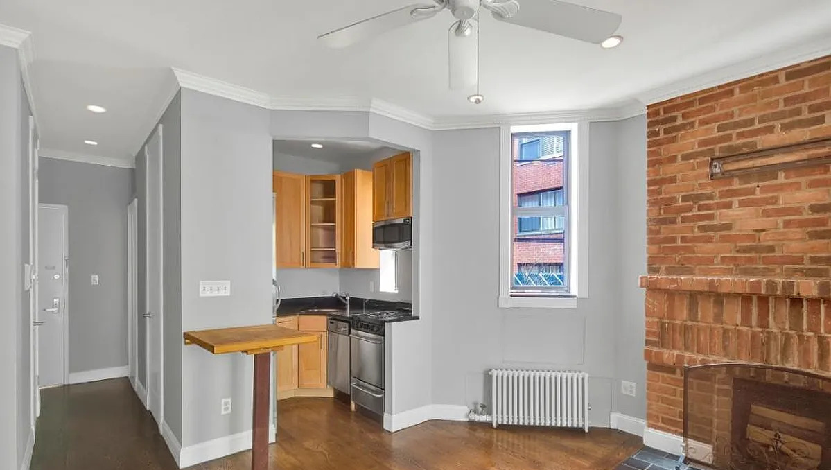 209 East 25th Street Unit 2C