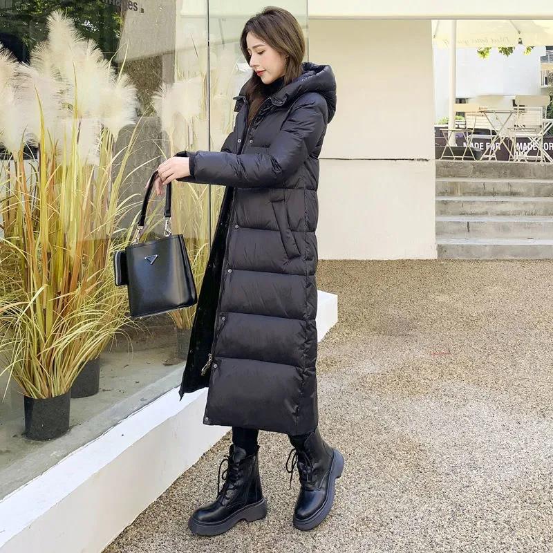 Long padded women's coat, knee-length