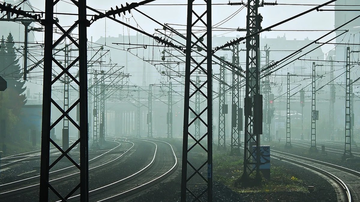산업혁명 배경과 기술 발전이 사회 구조에 끼친 영향 비교