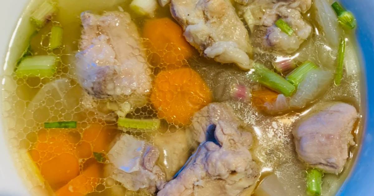 Canh củ cải trắng cà rốt sườn non