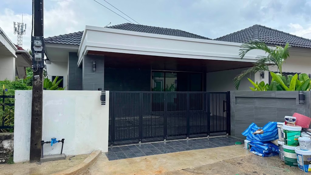 หมู่บ้านภูเก็ตธานี · ใกล้โรบินสันถลาง