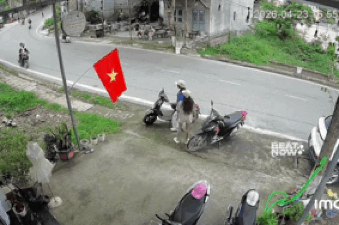 Vừa ra lấy xe, 2 cô được phen mất hồn với 2 thanh niên choai choai: Cái kết càng khó coi hơn - Tạp chí SaoStar