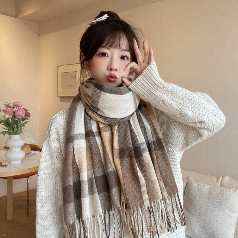 Women's scarf with check pattern and fringes, 200x50 cm