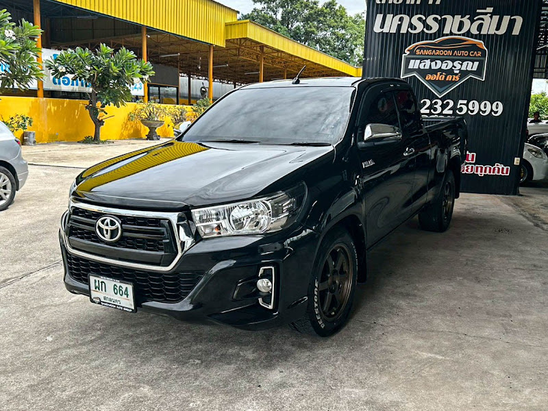 TOYOTA HILUX REVO