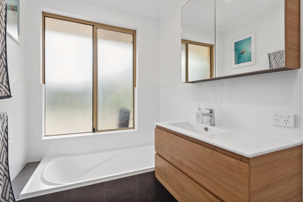 25B McKivett Crescent, Leeming - Thumbnail 2