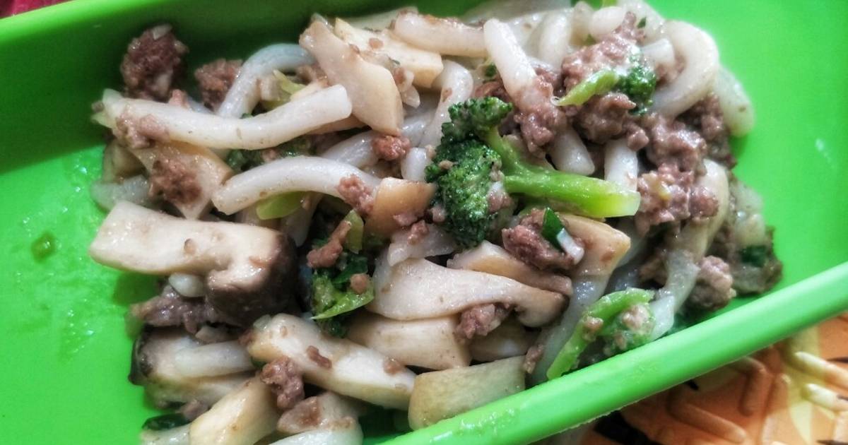 Mì udon xào bò rau nấm