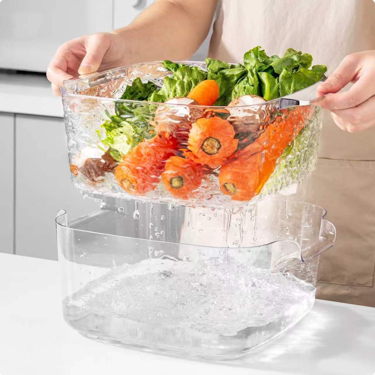 Plastic kitchen strainer, multi-layered