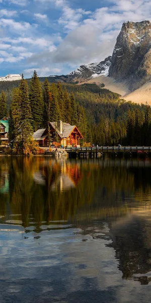 Emerald Lake, Canadian Rockies, Mountains, Nature Photography 4K Wallpaper Background