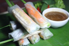 Vậy là món gỏi cuốn chay đã được hoàn thành, màu sắc bắt mắt hấp khiến ai cũng muốn thử dù là món chay. Khi ăn chấm với nước chấm ăn gỏi nhé!