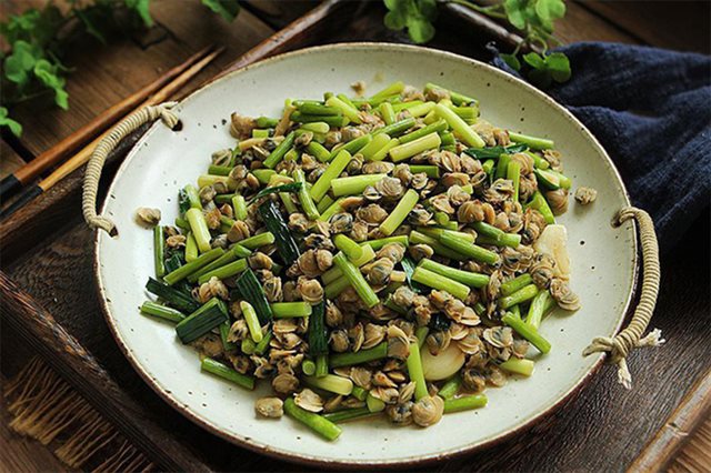 Hến Xào Ngồng Tỏi