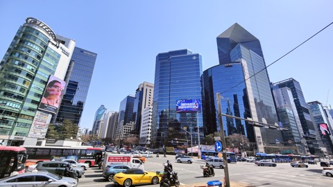 Avenidas y torres del barrio de Gangnam