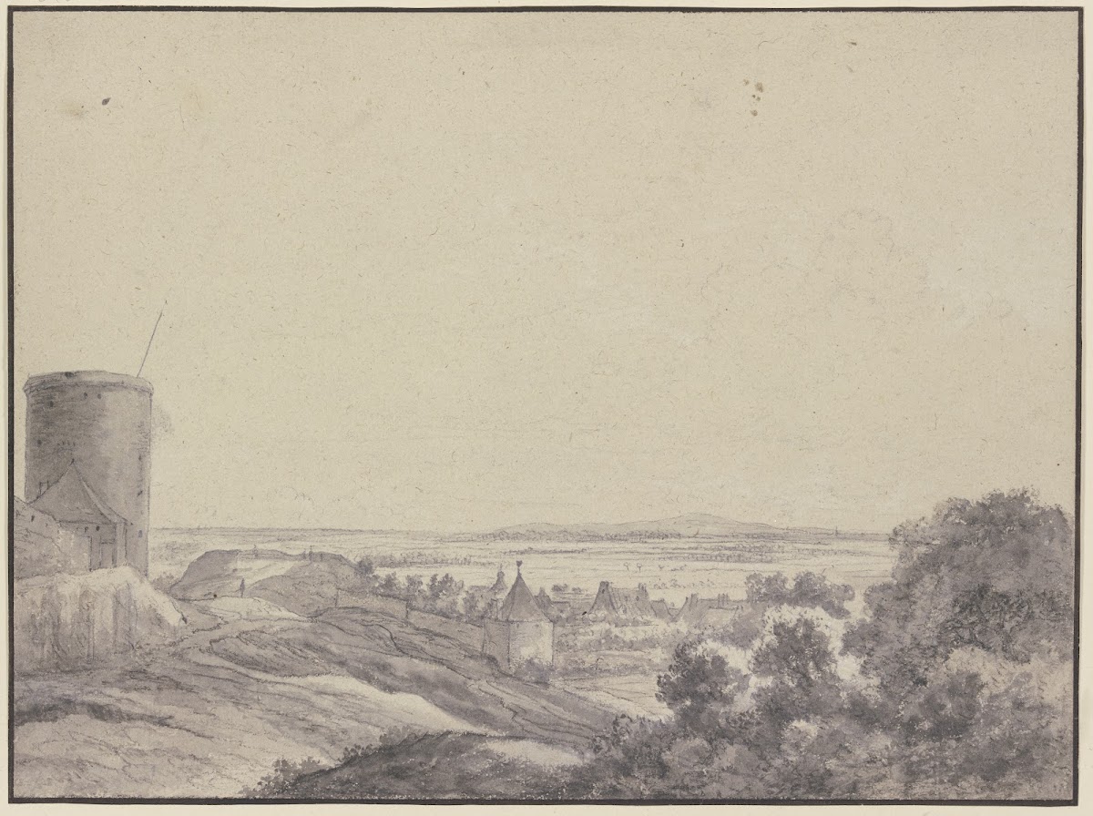 Landschaft links ein Turm einige Mauern und Häuser rechts Gebüsch Fernsicht