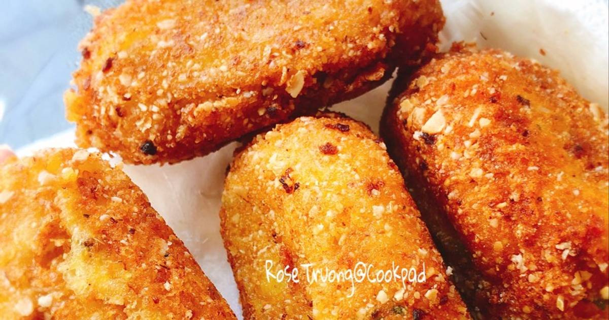 Khoai Tây Cuộn Xúc Xích Chiên