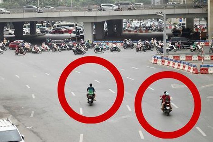 1 giờ xử lý hàng chục tài xế đi ngược chiều: Tiện vài phút, mất cả triệu đồng - Báo Sức Khỏe &amp; Đời Sống