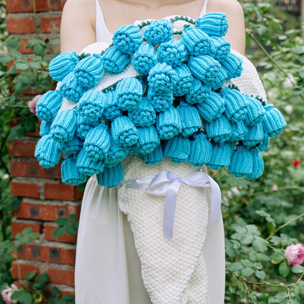 Chenille blanket, flower-shaped, decorative