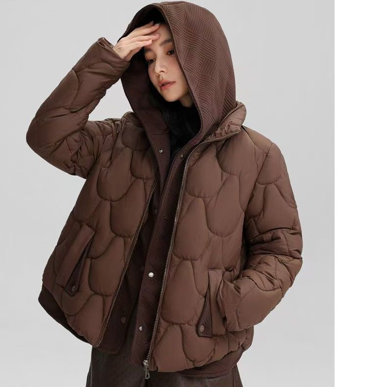 Kurze Damen-Winterjacke mit Kapuze und Lagen-Optik