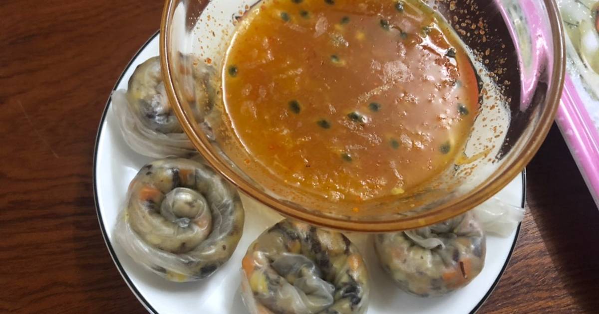 Nem lụi chấm sốt chanh dây
