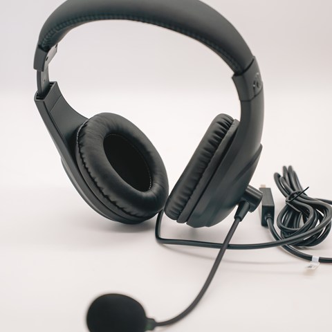 d94 wireless headset with mic