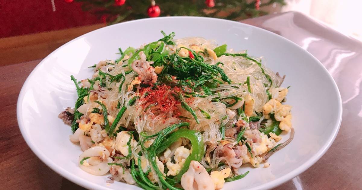 Bún Tàu Xào Mực & Rau Cha Om (ชะอม)