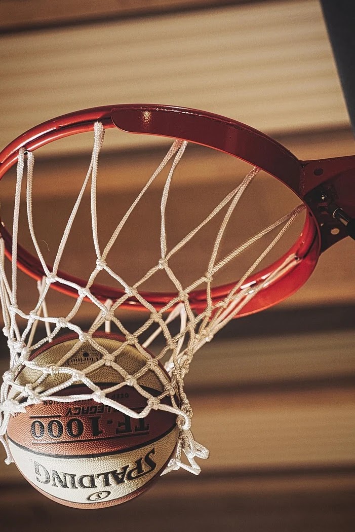 스포츠 용어 파울의 유래와 종목별 적용 차이