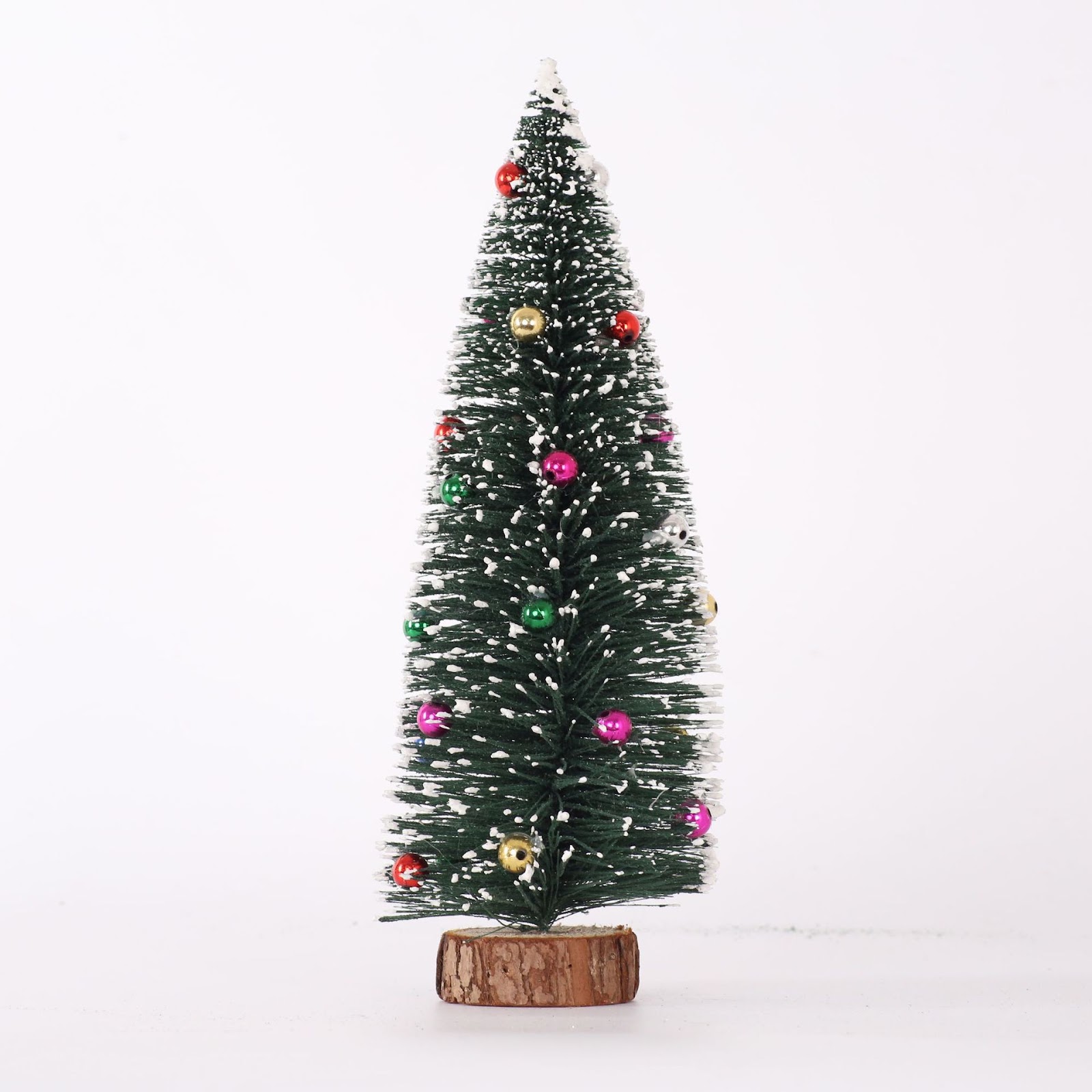 Mini-Weihnachtsbaum mit Beflockung und Perlen