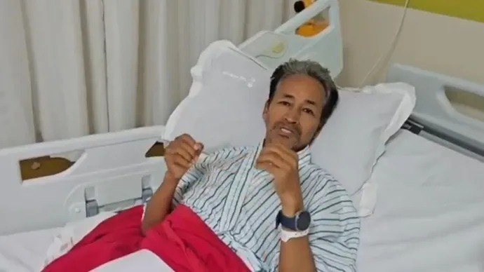 Sonam Wangchuk Ends Fast After Govt Assures No Cases, NEET Probe
