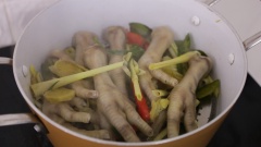 Cùng thưởng thức món ăn nào.