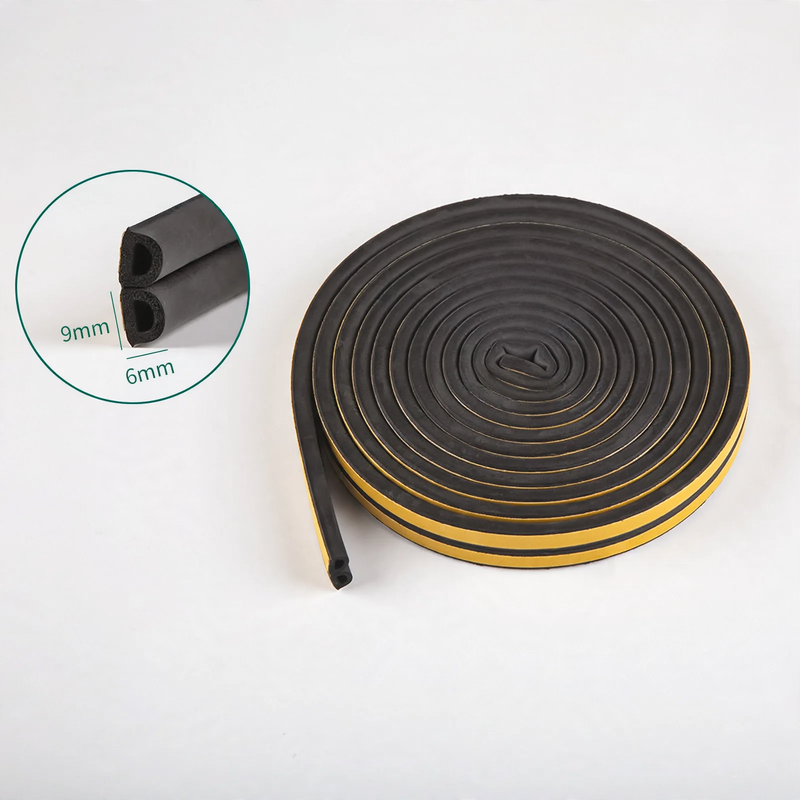 Door gap seal for room doors