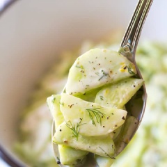 Vậy là không mất bao nhiêu thời gian, món salad dưa leo sữa chua đã sẵn sàng để gia đình bạn thưởng thức rồi. Để salad ngon miệng hơn nữa, bạn có thể cho vào tủ lạnh trước khi ăn khoảng 1 tiếng nhé.