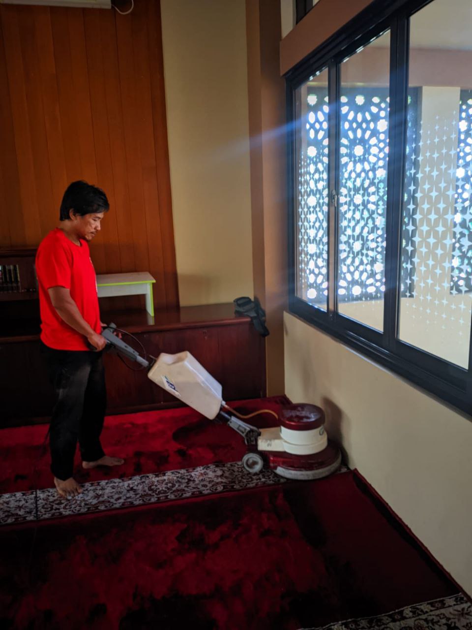 Dokumentasi cuci karpet masjid 4