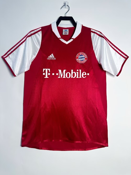 Partido del Bayern como local en la temporada 2003-04.jpeg