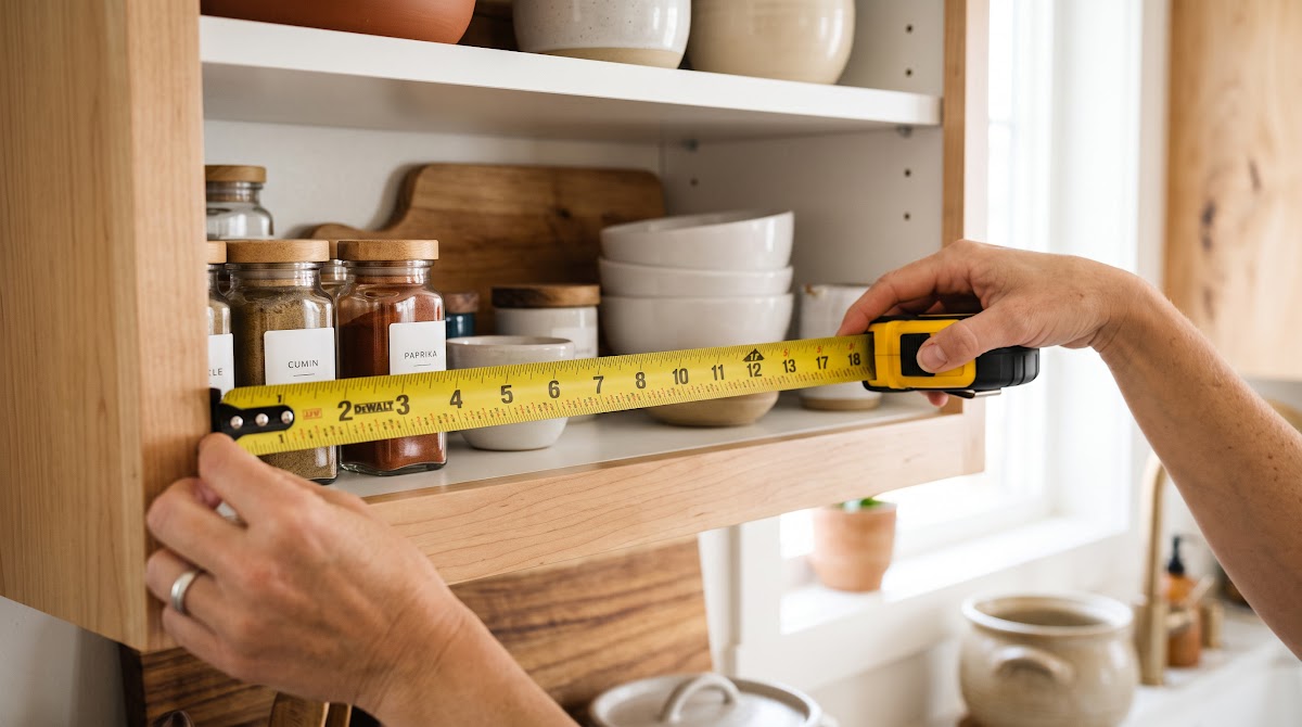 Best Kitchen Shelf Risers for Cabinets (2026) - BUYING GUIDE — MEASUREMENT