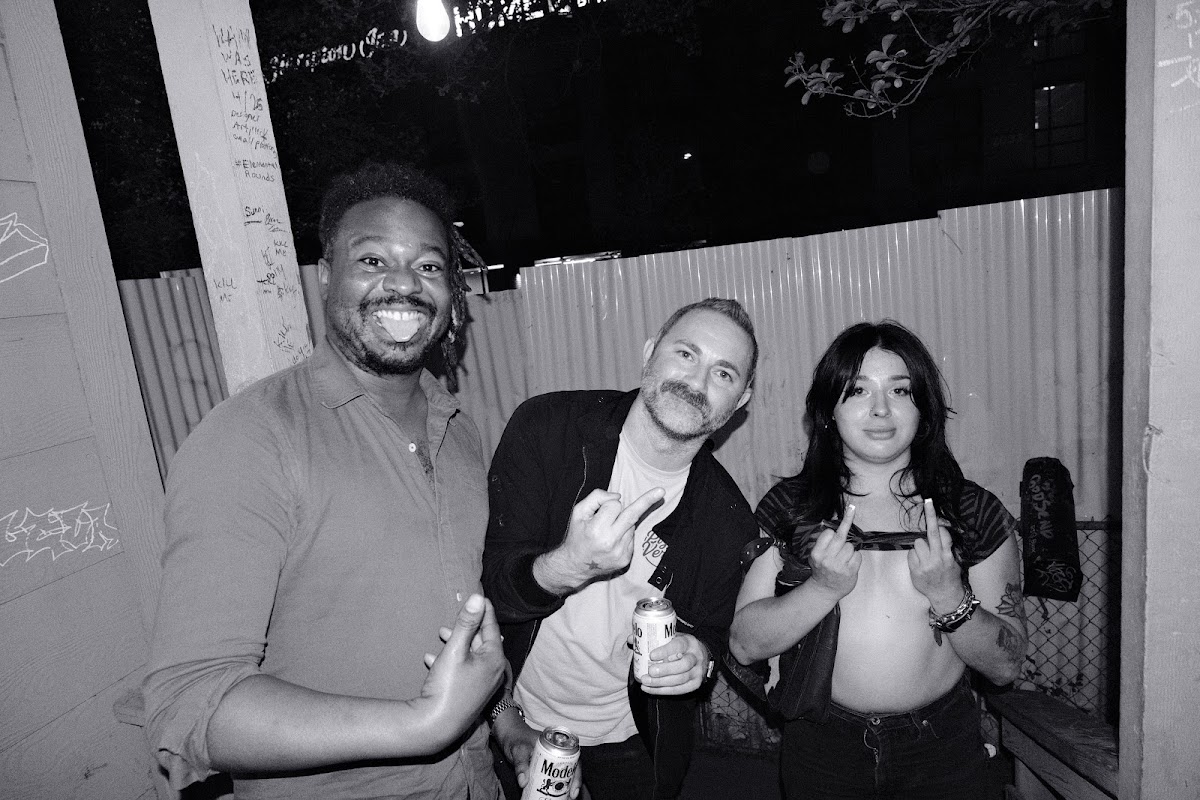 @tlau.photos_thelostandunfounds_2026-03-20_austin_last_night_noir_002