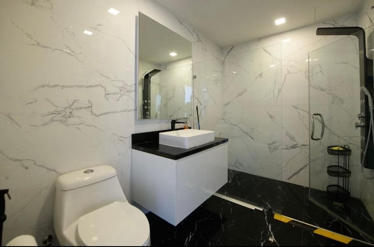 Jomtien Beach Condo A1 - Studio, Floor 2 11