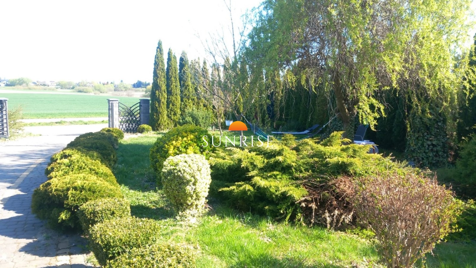 Komfortowy dom na sprzedaż - działka 3400 m2 — zdjęcie 4