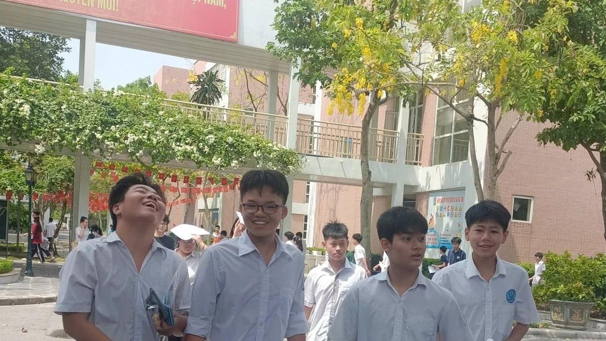 Thí sinh Hà Nội tự tin với đề thi Ngữ Văn lớp 10 - Báo Tri thức &amp; Cuộc sống