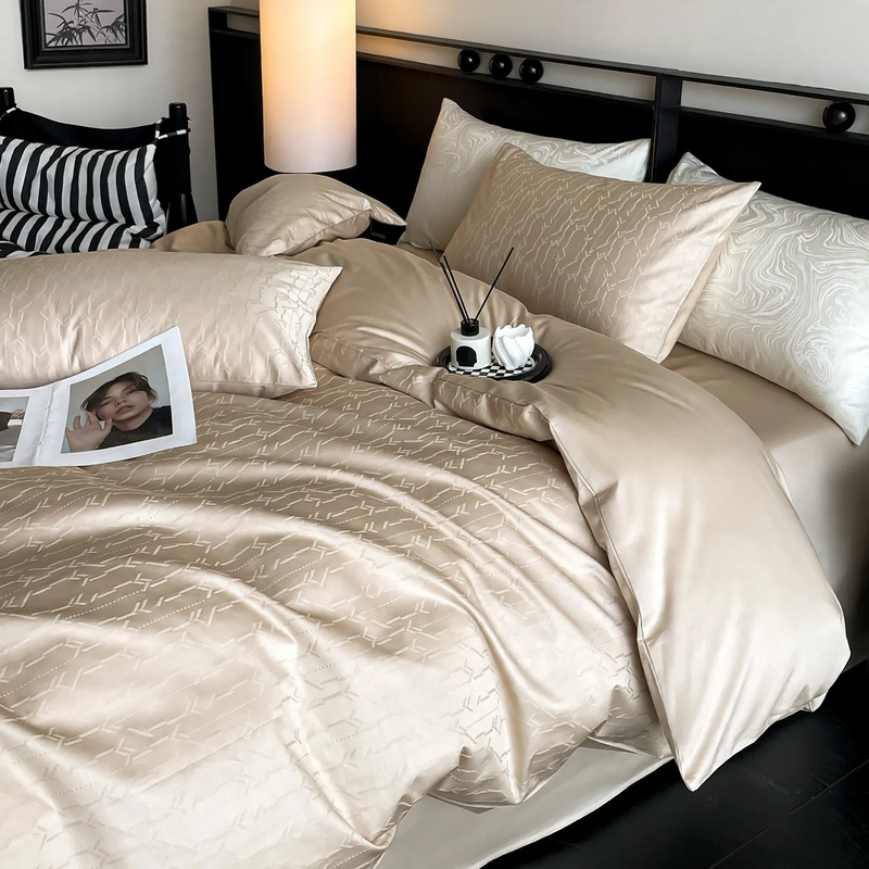 Luxury bedding set made of long-staple combed cotton