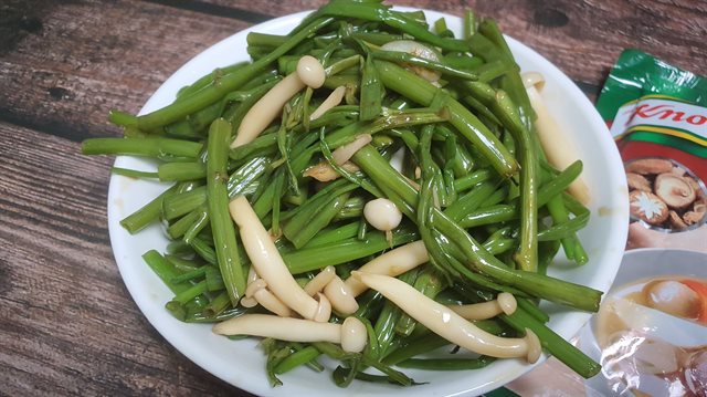 Rau Muống Xào Nấm