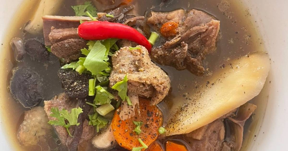 Vịt hầm thuốc bắc (nhà có gì nấu đó)