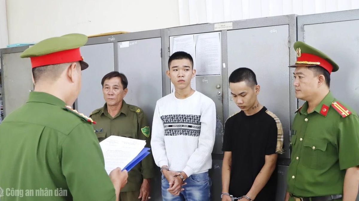 Tranh giành khách, nhóm tài xế xe công nghệ bị khởi tố - Báo Công An Nhân Dân
