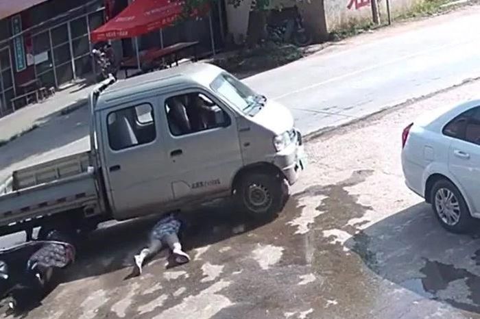Bị xe tải cán qua đầu sau va chạm, người phụ nữ sống sót kỳ diệu - Tạp chí Doanh Nghiệp Việt Nam