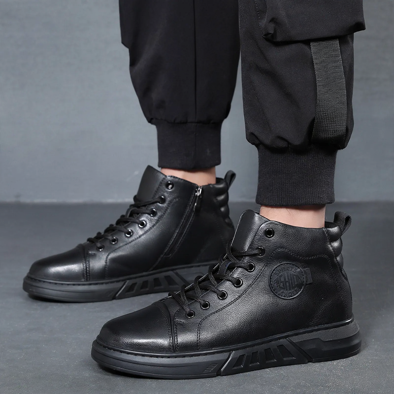Insulated men's ankle boots made of grain leather