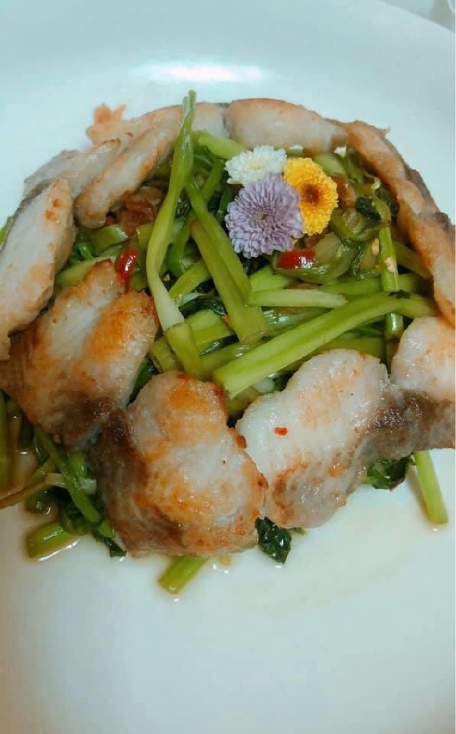 Cá Xào Cần Nước