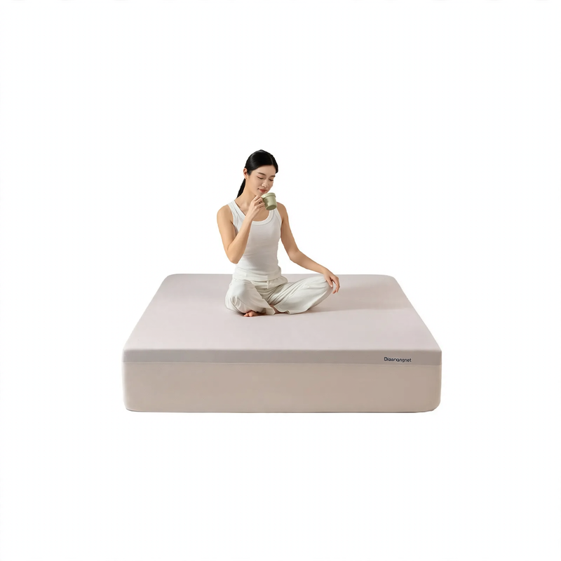 Fitted sheet with magnetic closure, ice material