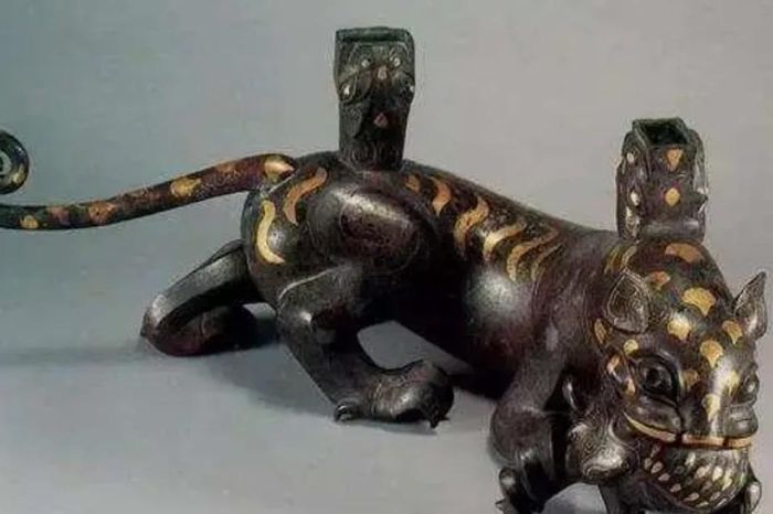 Đào trúng hố sâu, dân làng phát hiện lăng mộ nghìn năm đầy bảo vật - Báo Tri thức &amp; Cuộc sống