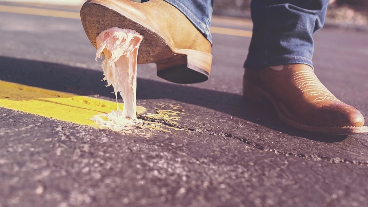 발등에 불 떨어지다 의미와 비슷한 표현 비교