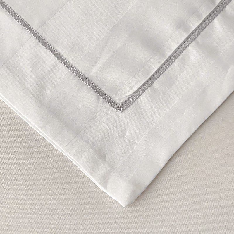 Cotton pillowcase with stripe pattern, 1 pair