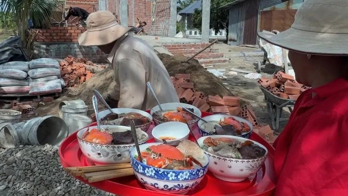Bữa ăn gia chủ miền Tây đãi nhóm thợ xây nhà hút triệu view - Tạp chí Tri thức