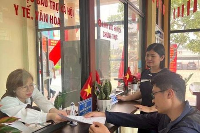 Hà Nội đưa dịch vụ công trực tuyến về sát người dân - Báo Hà Nội Mới